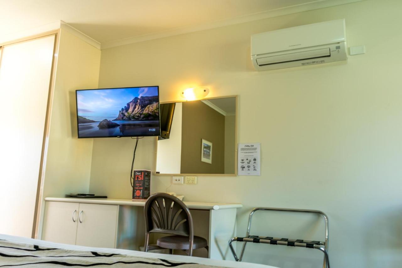 Deniliquin Country Club Motor Inn Екстериор снимка