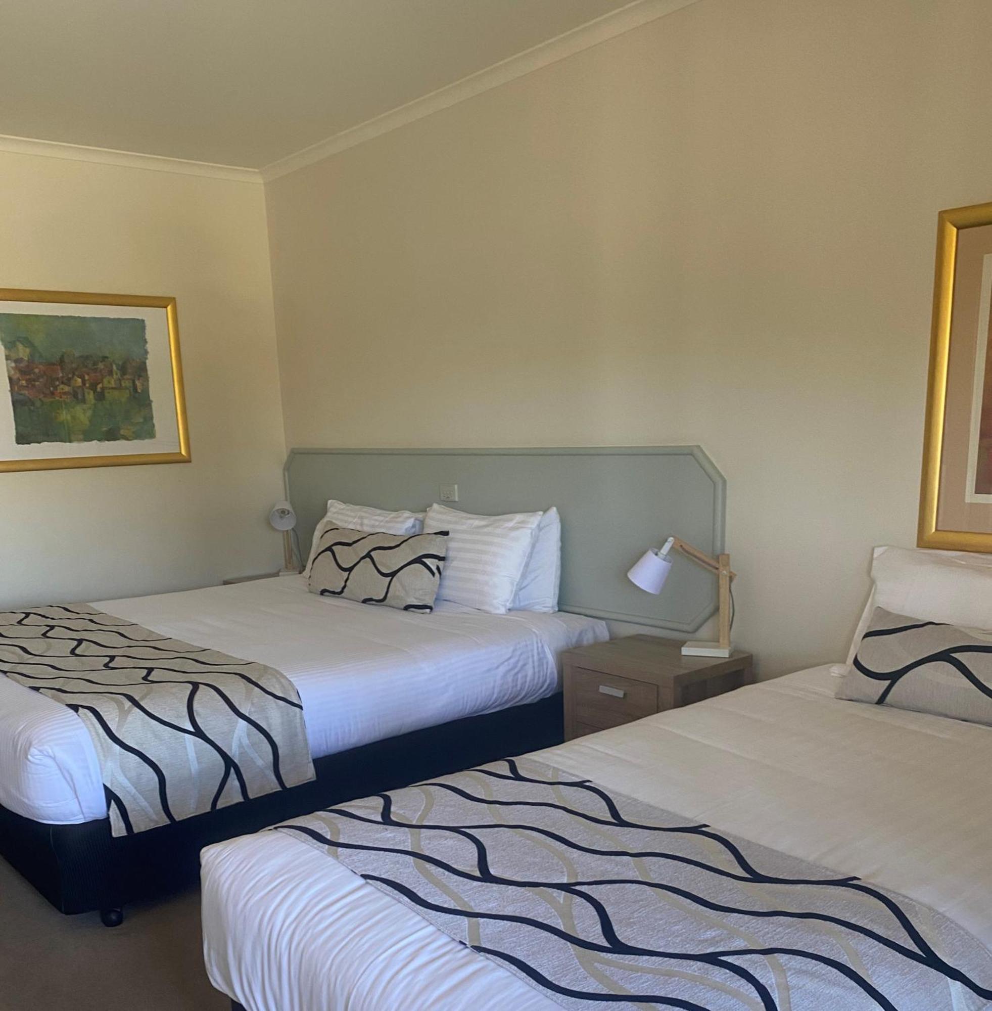 Deniliquin Country Club Motor Inn Екстериор снимка