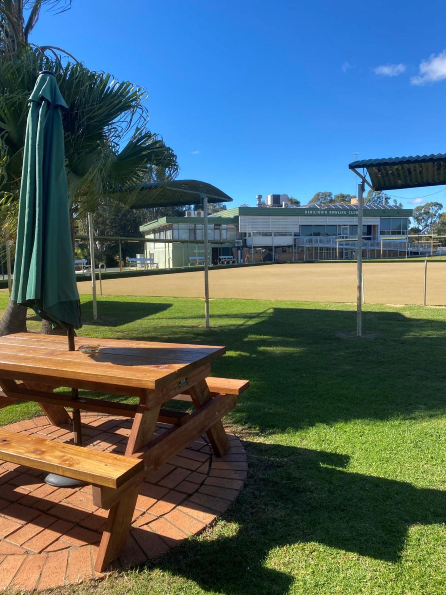 Deniliquin Country Club Motor Inn Екстериор снимка
